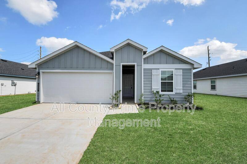 House for rent at 2007 Woodlark Way, Sealy, TX 77474