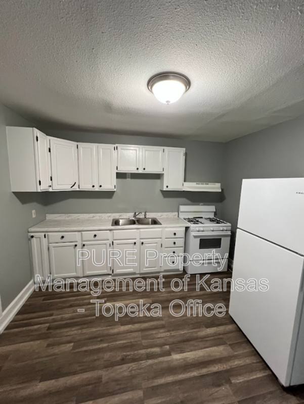 House for rent at 1021 SW Woodward Ave, Topeka, KS 66604