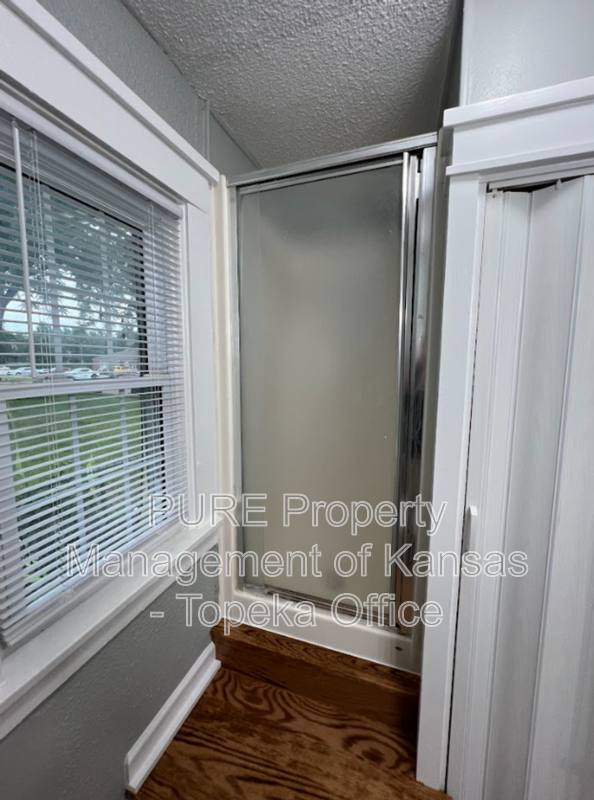 House for rent at 1021 SW Woodward Ave, Topeka, KS 66604