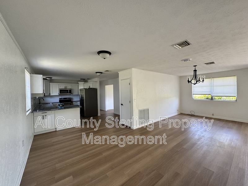 House for rent at 2730 N US-Highway 441, Lake City, FL 32055