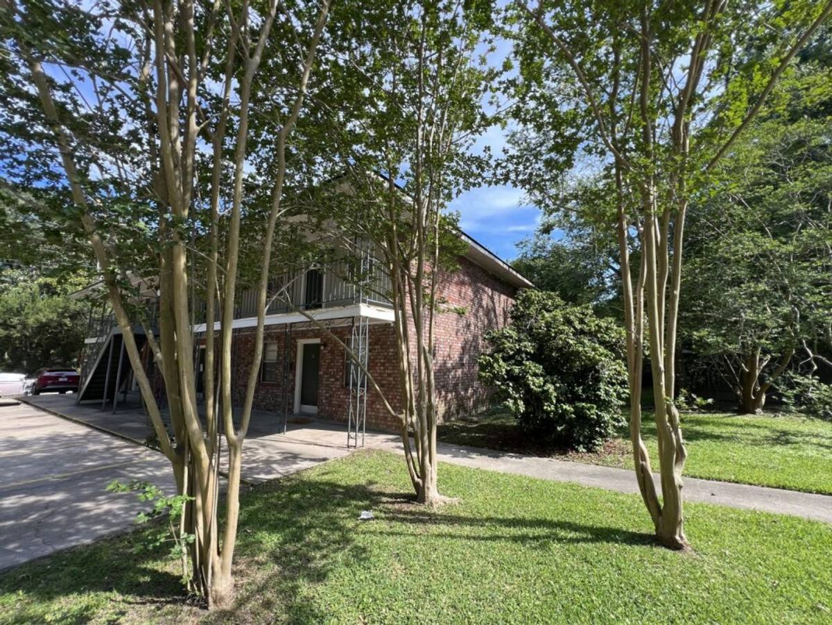 Apartment for rent at 4114 Florida St, Zachary, LA 70791