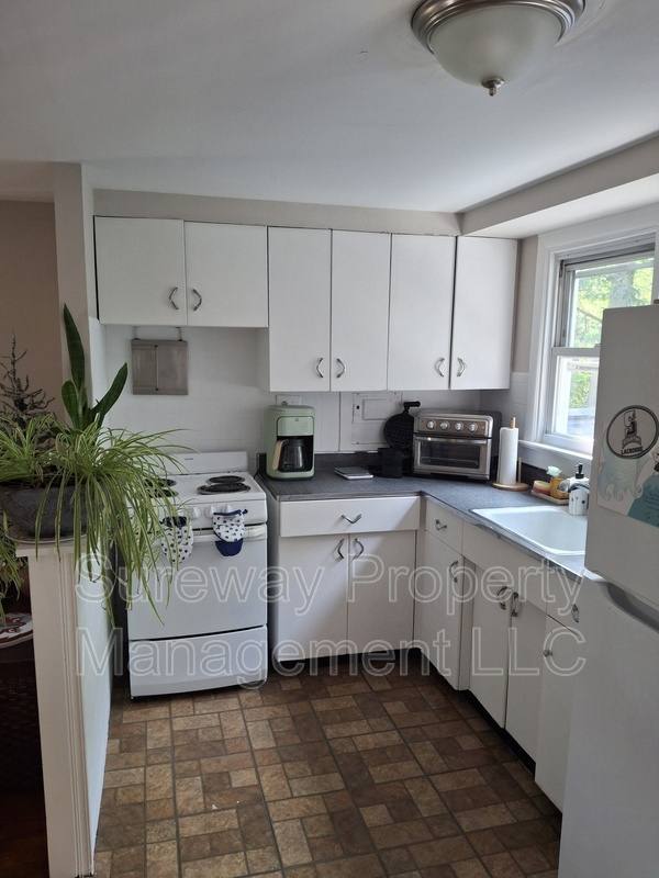 Apartment for rent at 2008 Maple Ave #B, Haddon Heights, NJ 08035