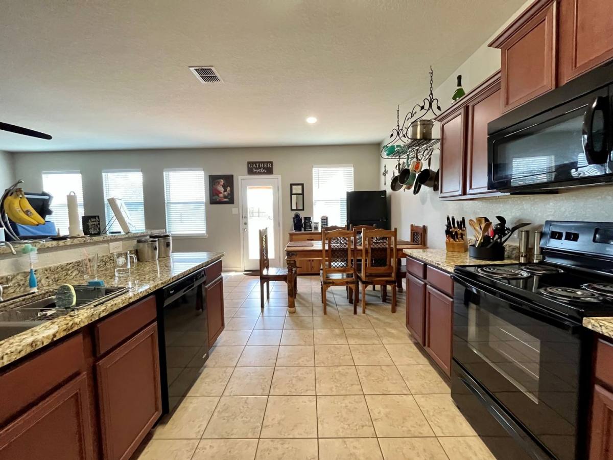 Condo for rent at 12227 Stratsburg, San Antonio, TX 78252