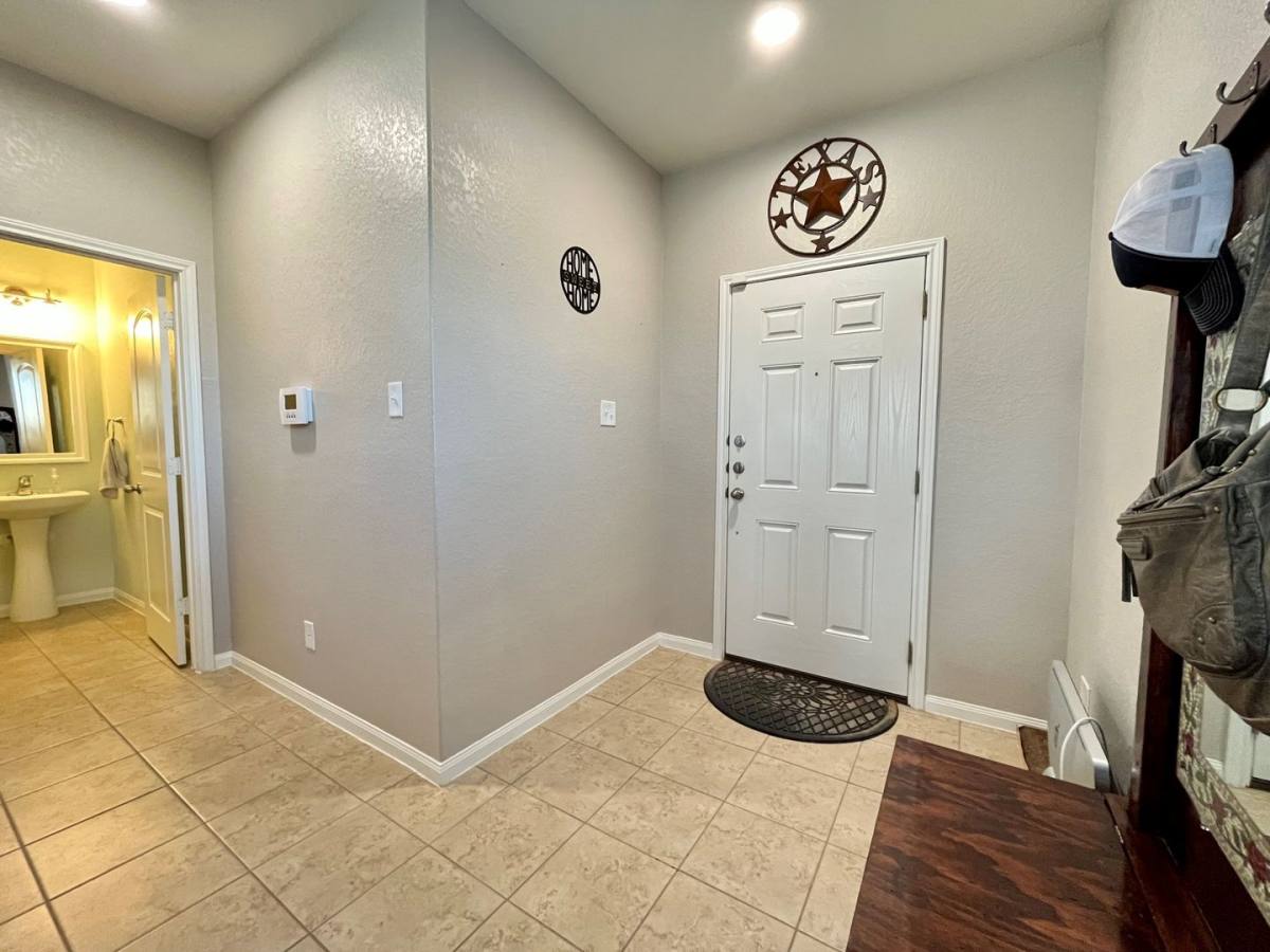 Condo for rent at 12227 Stratsburg, San Antonio, TX 78252