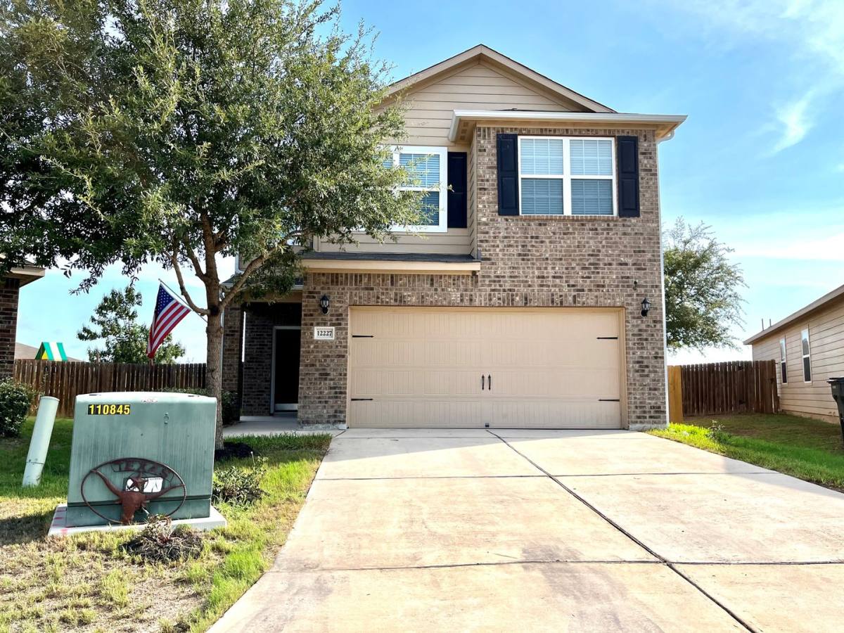 Condo for rent at 12227 Stratsburg, San Antonio, TX 78252