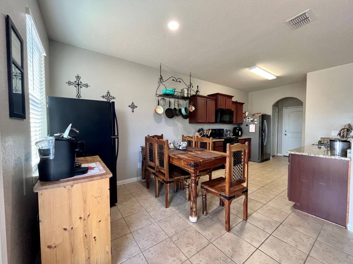 Condo for rent at 12227 Stratsburg, San Antonio, TX 78252