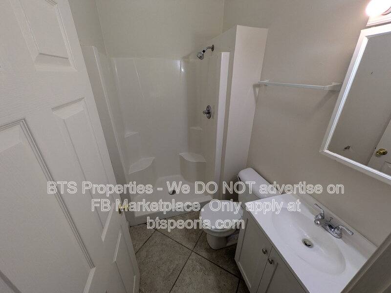 Apartment for rent at 5917 W Plank Rd #6, Peoria, IL 61604