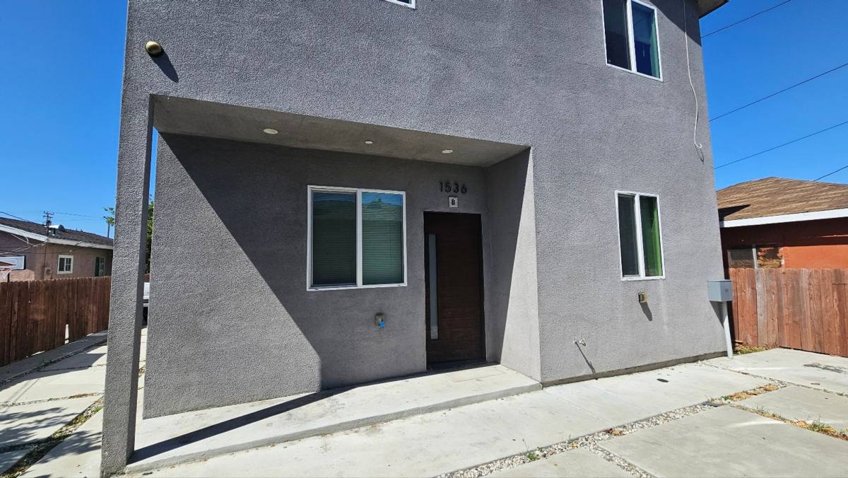 Apartment for rent at 1536 E, Los Angeles, CA 90002