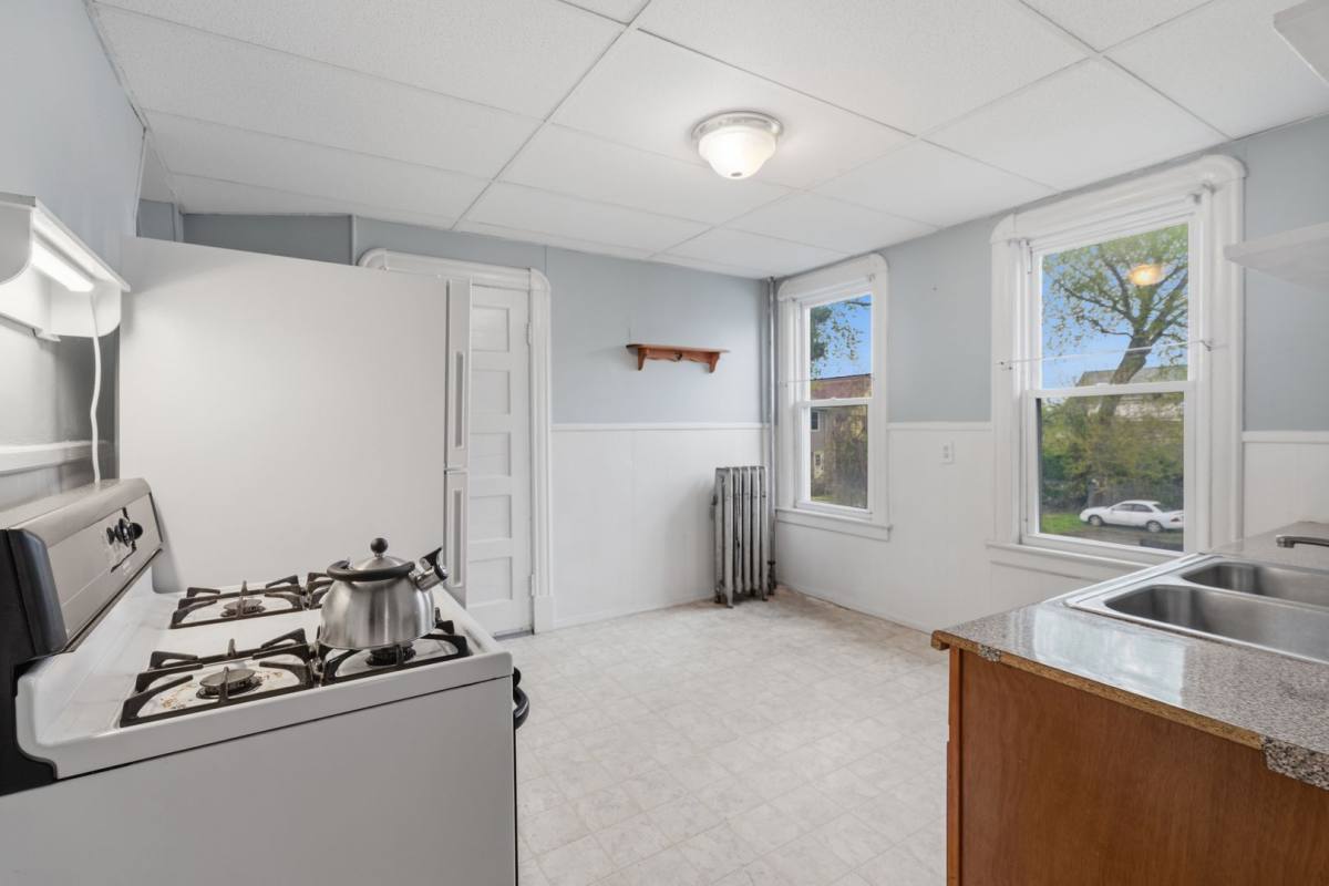 Apartment for rent at 43 Elmdale St, West Springfield, MA 01089