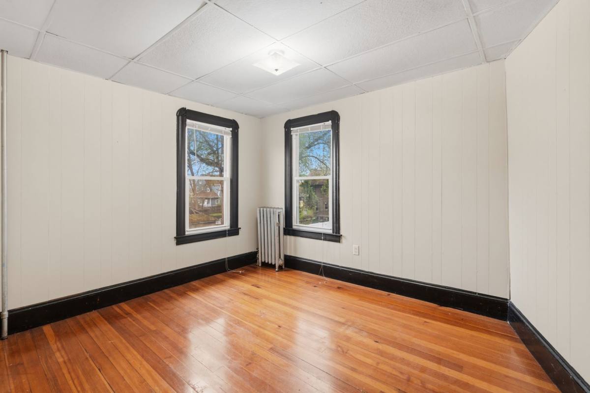 Apartment for rent at 43 Elmdale St, West Springfield, MA 01089
