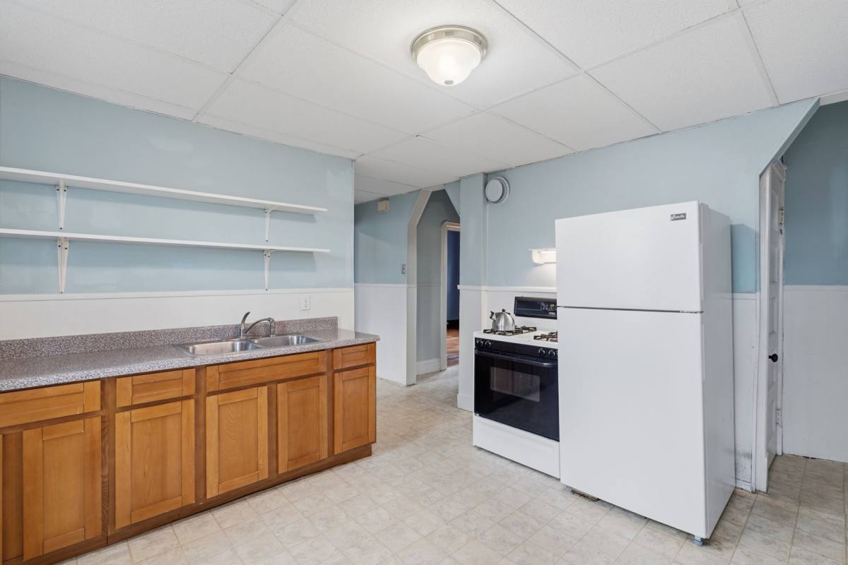 Apartment for rent at 43 Elmdale St, West Springfield, MA 01089