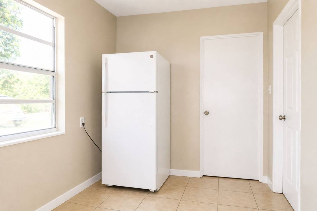 House for rent at 821 14th Ave NW, Largo, FL 33770