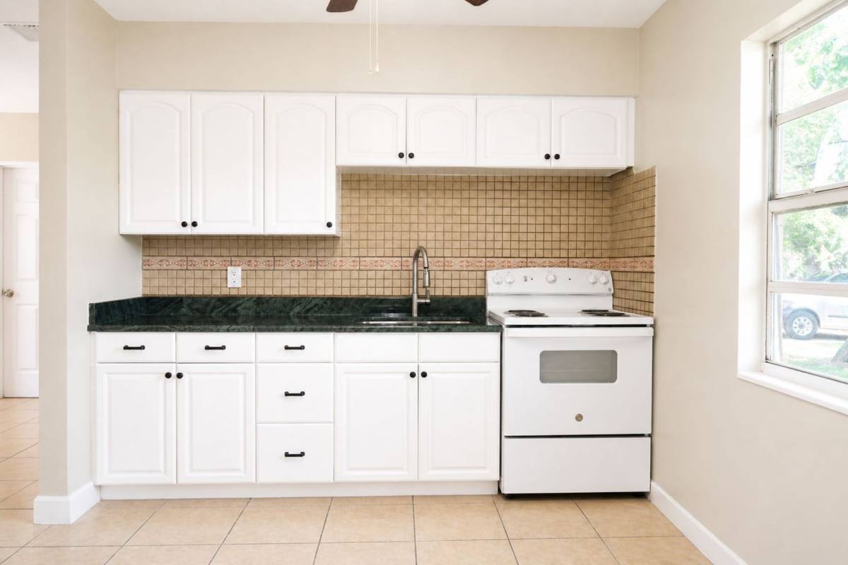 House for rent at 821 14th Ave NW, Largo, FL 33770