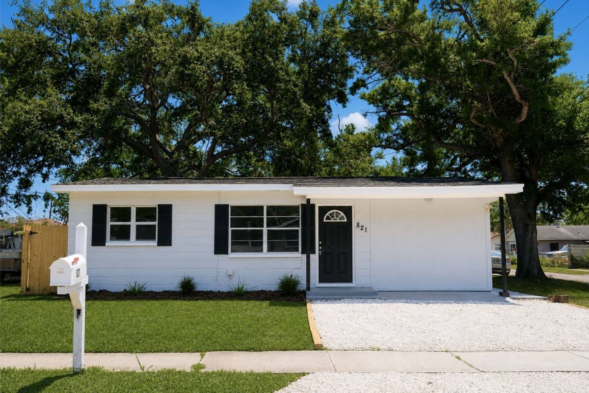 House for rent at 821 14th Ave NW, Largo, FL 33770