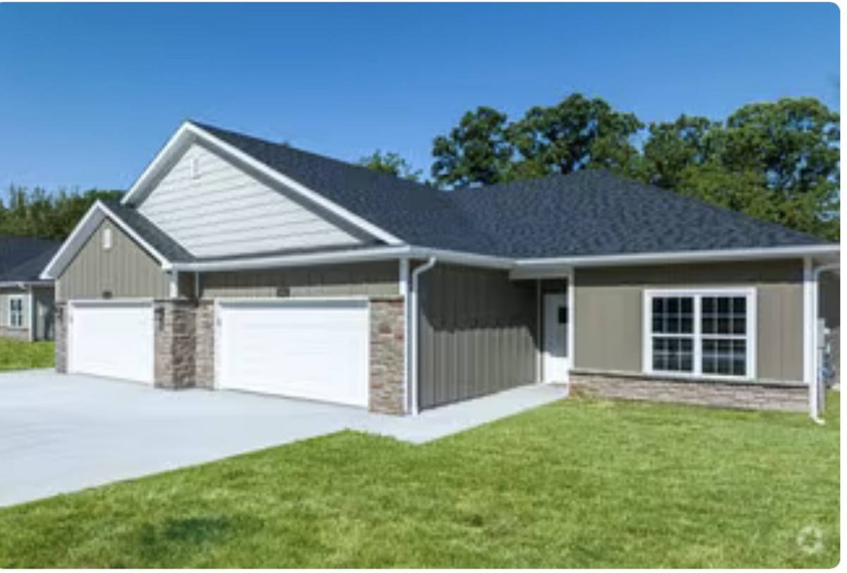 Townhouse for rent at 1201 Stonehaven Dr, Boonville, MO 65233