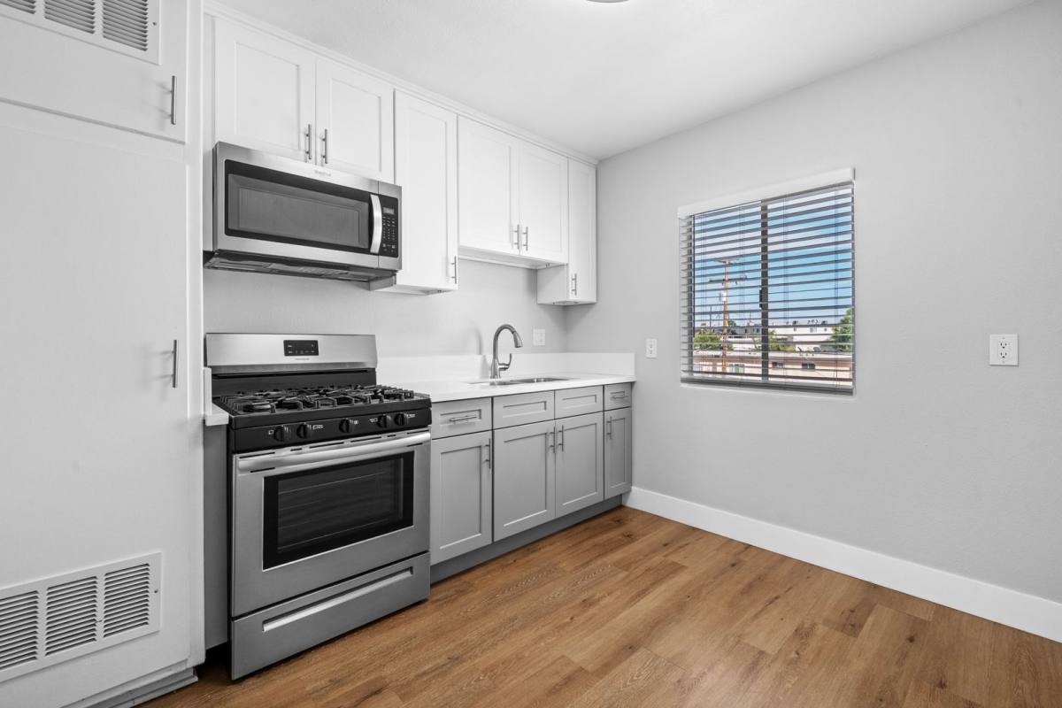 Apartment for rent at 11500 Colima Rd, Whittier, CA 90604