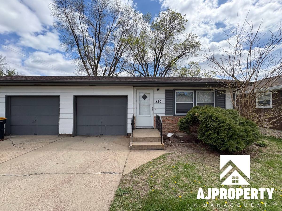 Townhouse for rent at 3302 S Lincoln Ave, Sioux Falls, SD 57105