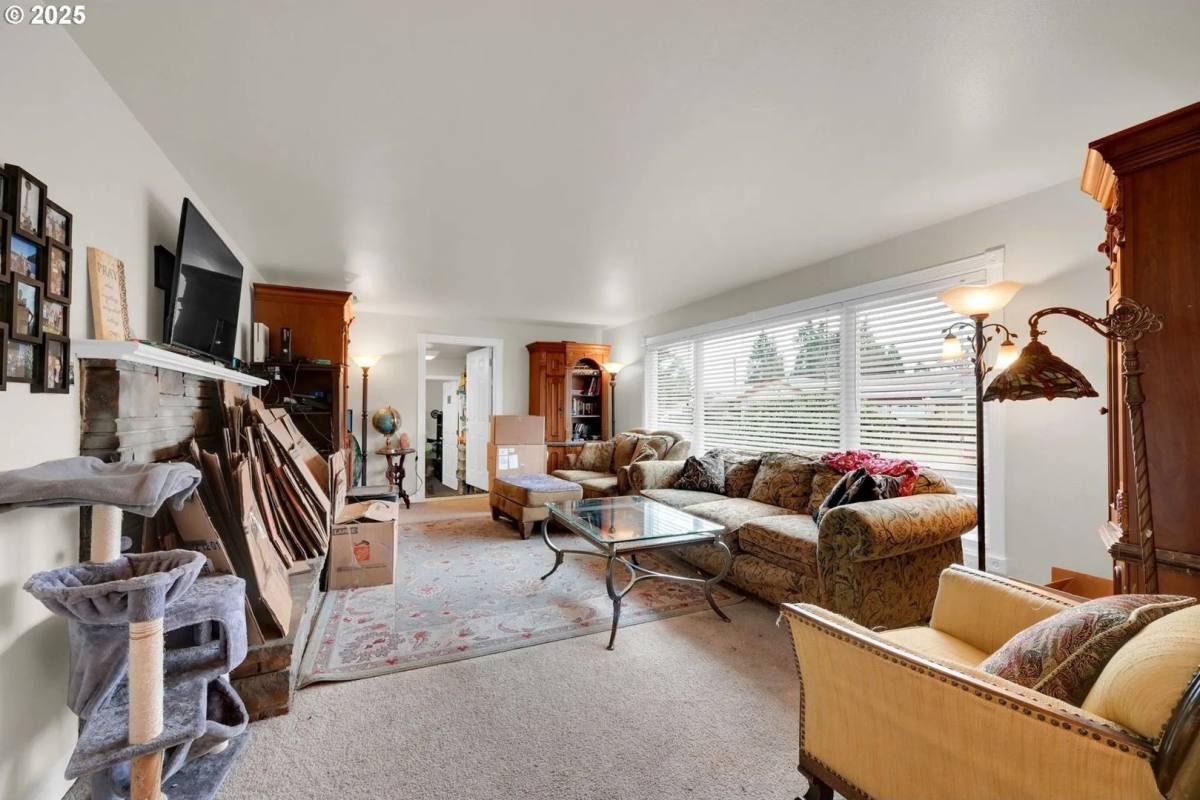 Apartment for rent at 3485 & 3489 Westward Ho Ave, Eugene, OR 97401
