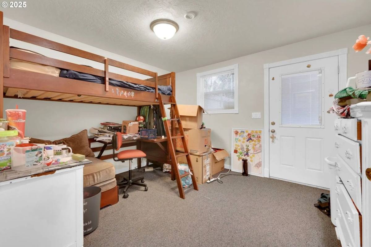 Apartment for rent at 3485 & 3489 Westward Ho Ave, Eugene, OR 97401