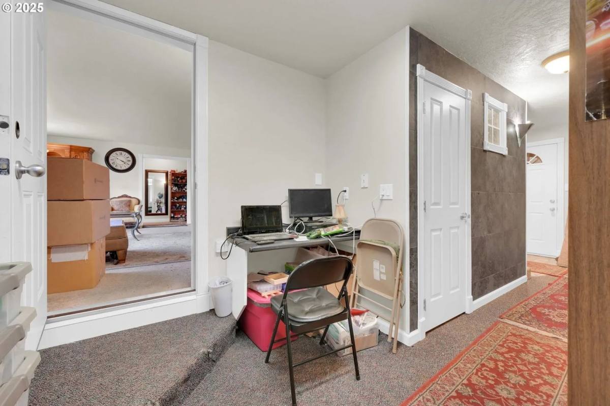 Apartment for rent at 3485 & 3489 Westward Ho Ave, Eugene, OR 97401