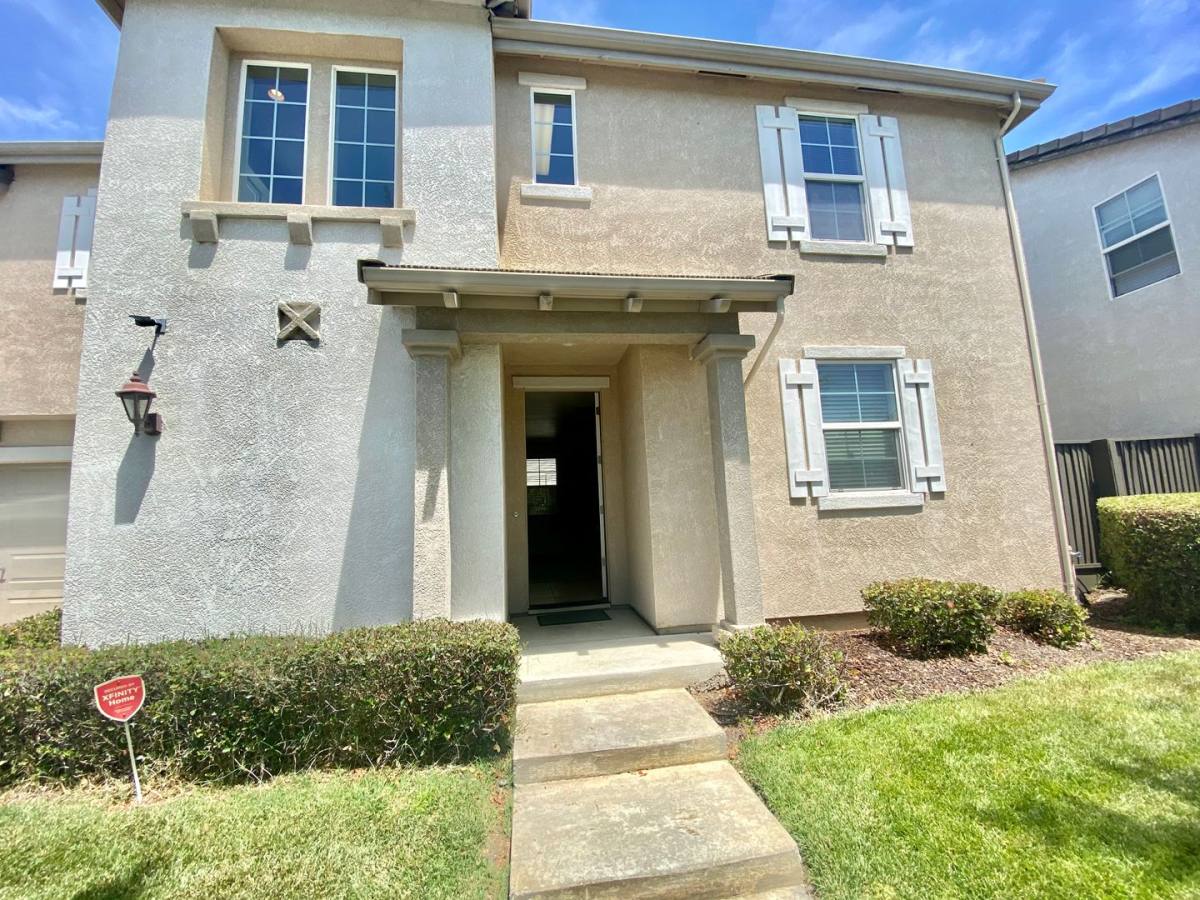 House for rent at 620 Candela Circle, Sacramento, CA 95835