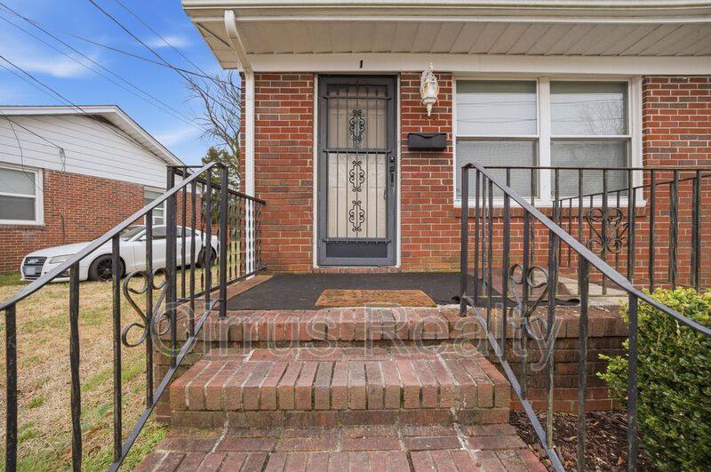 Apartment for rent at 1 Shelby St, Portsmouth, VA 23701
