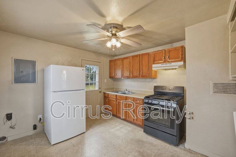 Apartment for rent at 1 Shelby St, Portsmouth, VA 23701