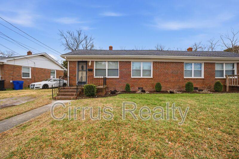 Apartment for rent at 1 Shelby St, Portsmouth, VA 23701