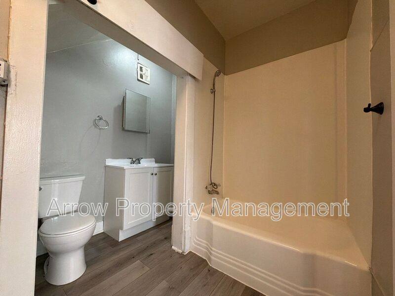 Apartment for rent at 2800 P St #4, Lincoln, NE 68503