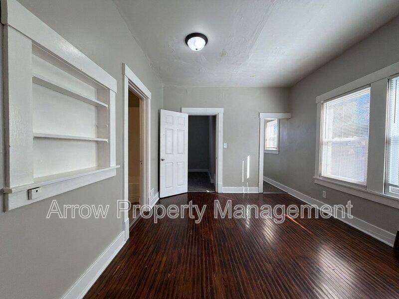 Apartment for rent at 2800 P St #4, Lincoln, NE 68503