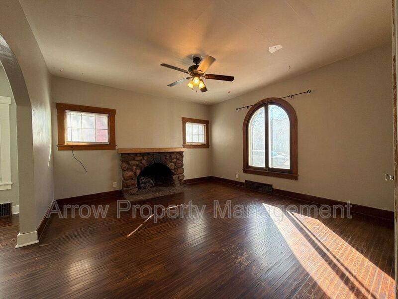 Apartment for rent at 2800 P St #4, Lincoln, NE 68503