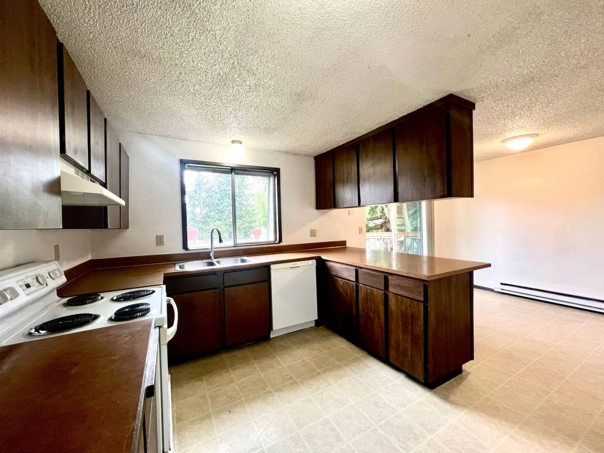 Apartment for rent at 5032 S 58th St, Tacoma, WA 98409