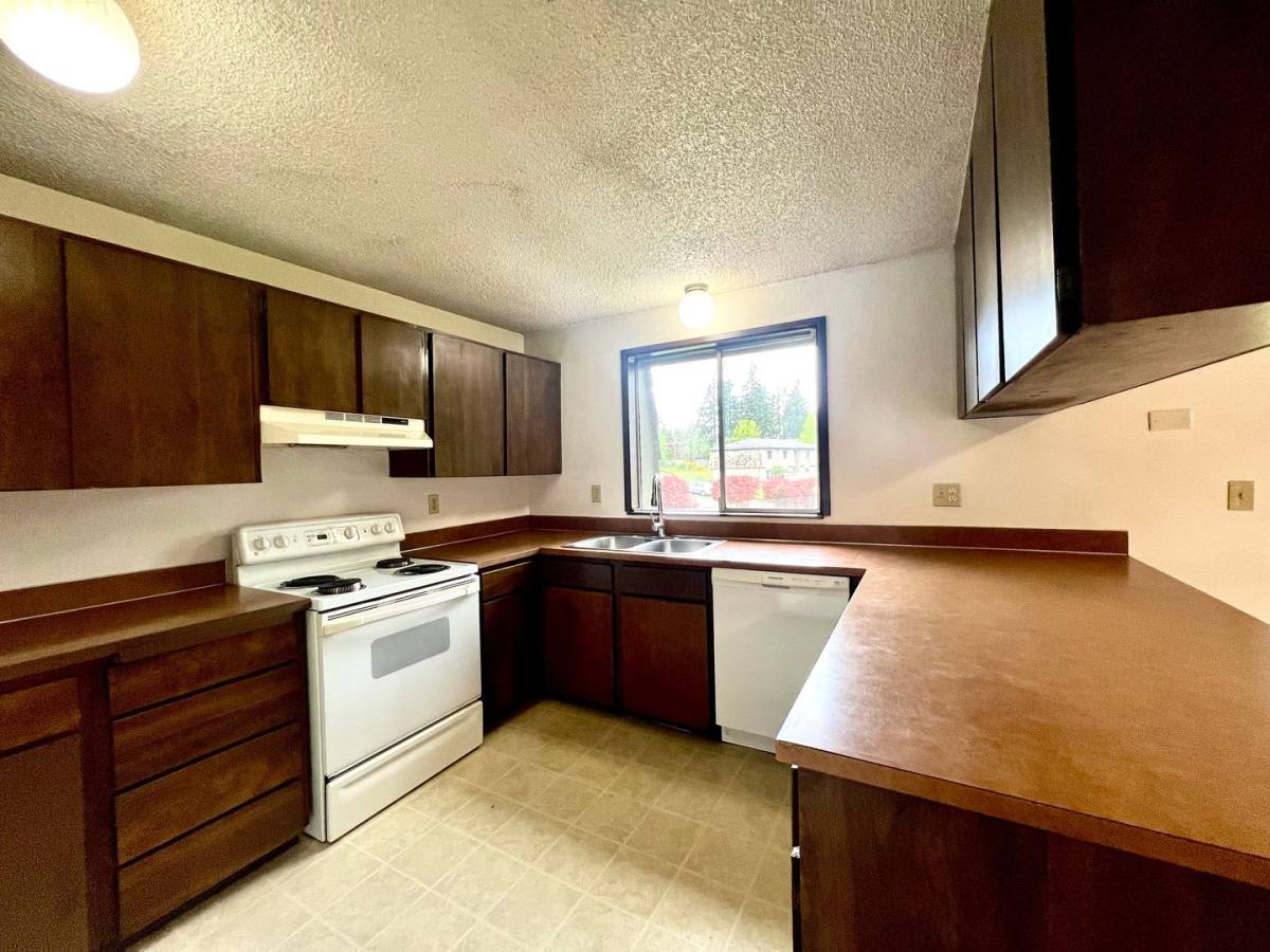 Apartment for rent at 5032 S 58th St, Tacoma, WA 98409