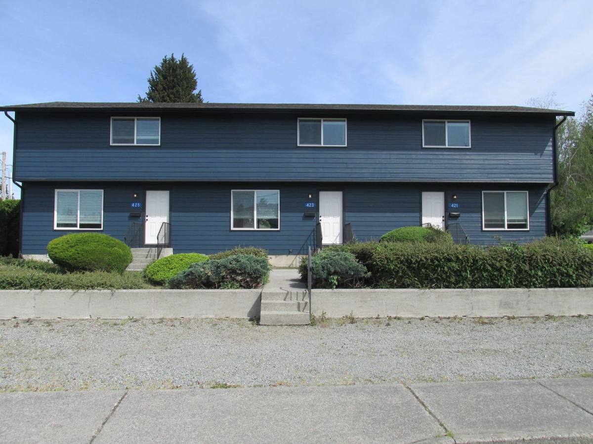 Apartment for rent at 421-425 W Fairhaven Ave, Burlington, WA 98233
