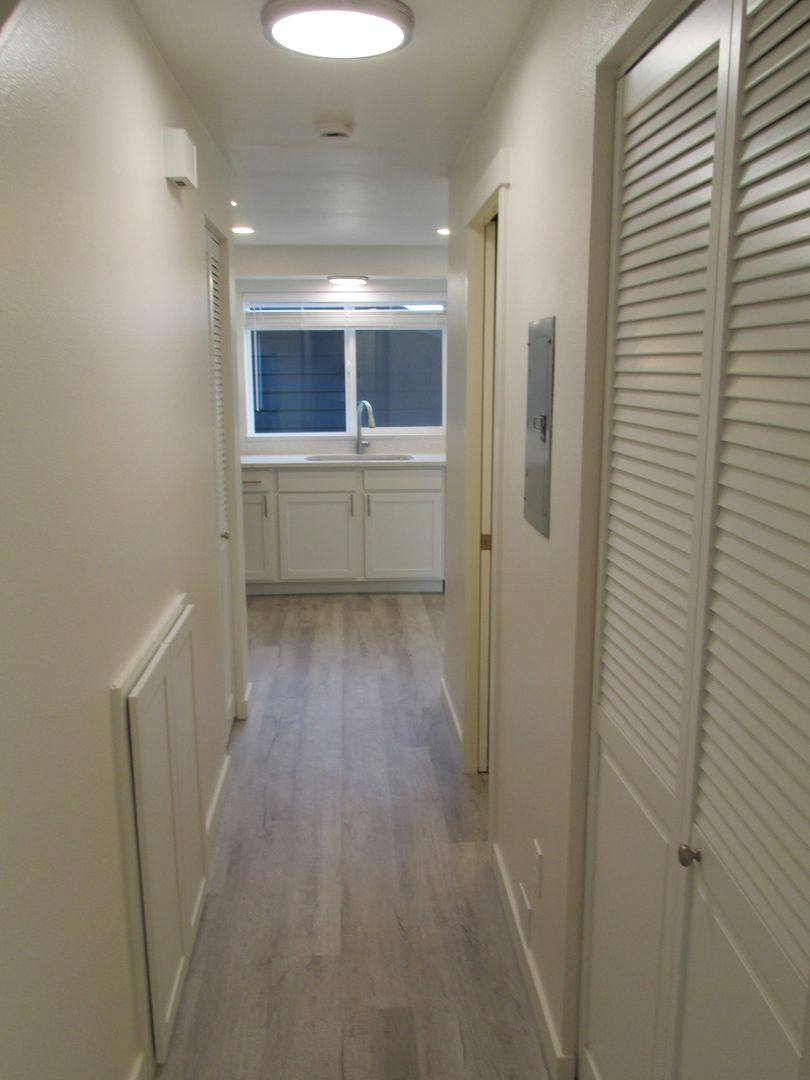 Apartment for rent at 421-425 W Fairhaven Ave, Burlington, WA 98233