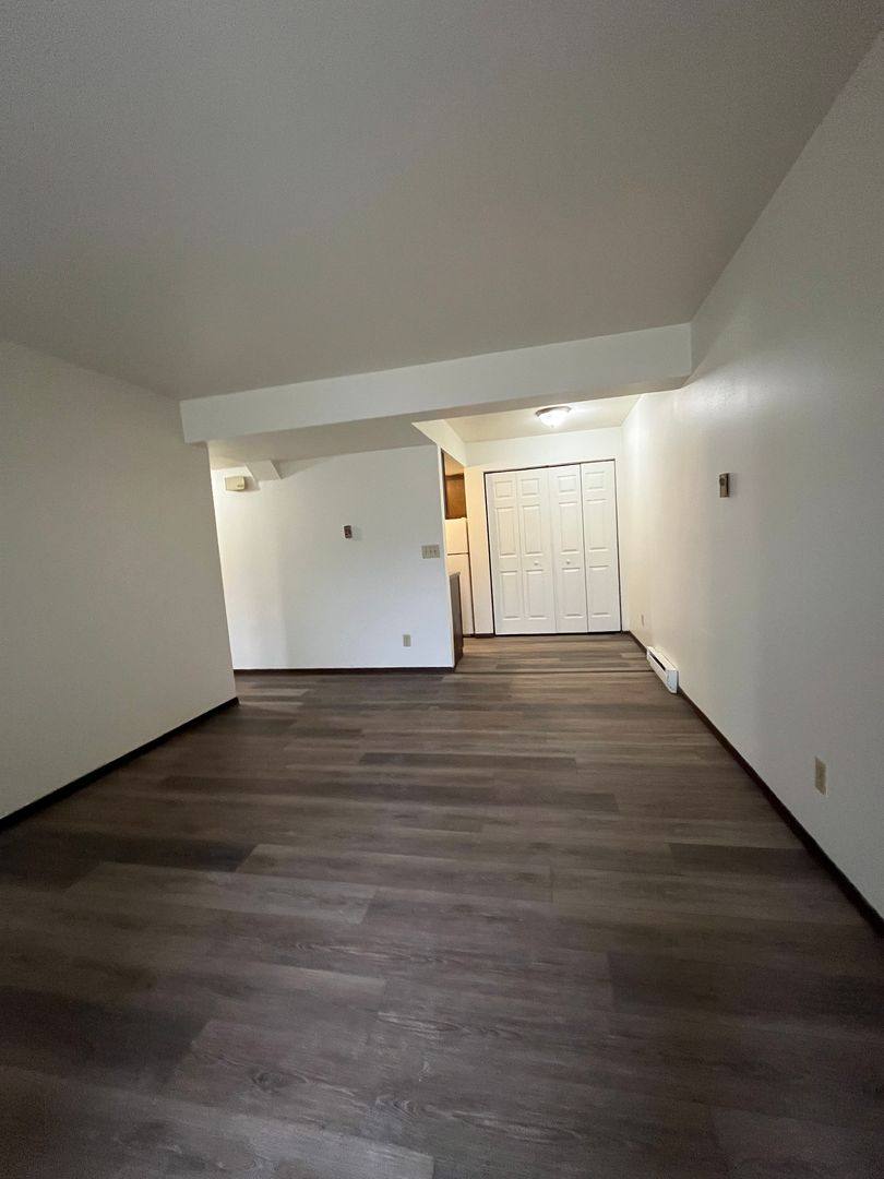 Apartment for rent at 3333 S Clement Ave, Milwaukee, WI 53207