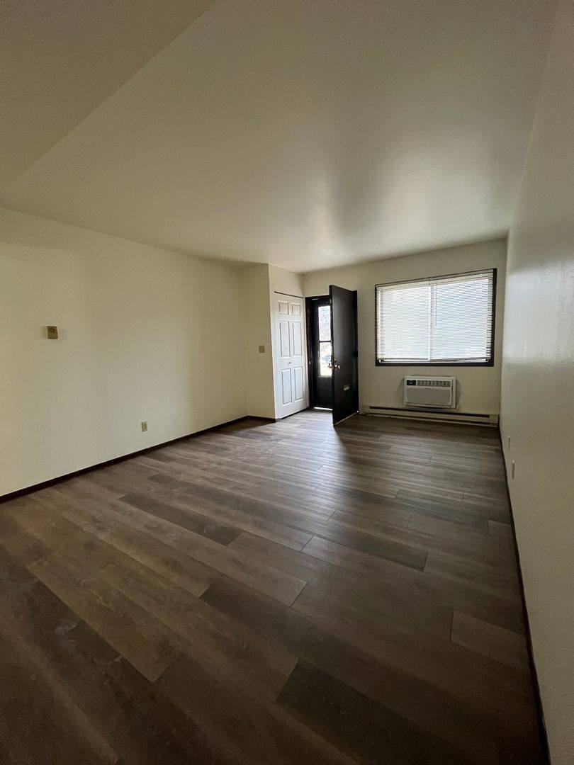 Apartment for rent at 3333 S Clement Ave, Milwaukee, WI 53207