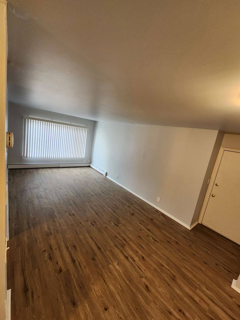 1305 - 1345 W Locust St 2866-2868 N, Milwaukee, WI 53206 - Apartment for Rent - Image 5