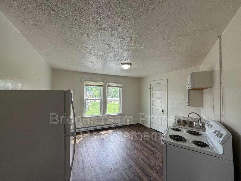 Apartment for rent at 21-B John, Dayton, OH 45403