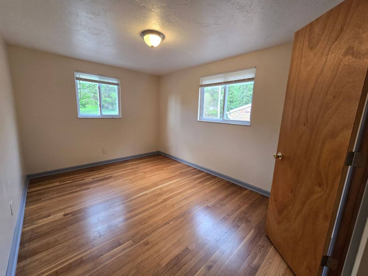 Townhouse for rent at 261 Universal Rd, Pittsburgh, PA 15235