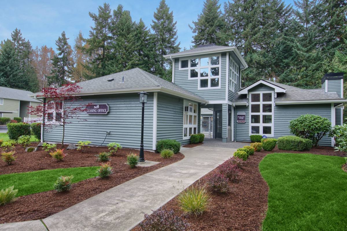 Apartment for rent at 32420 1st Lane SW, Federal Way, WA 98023