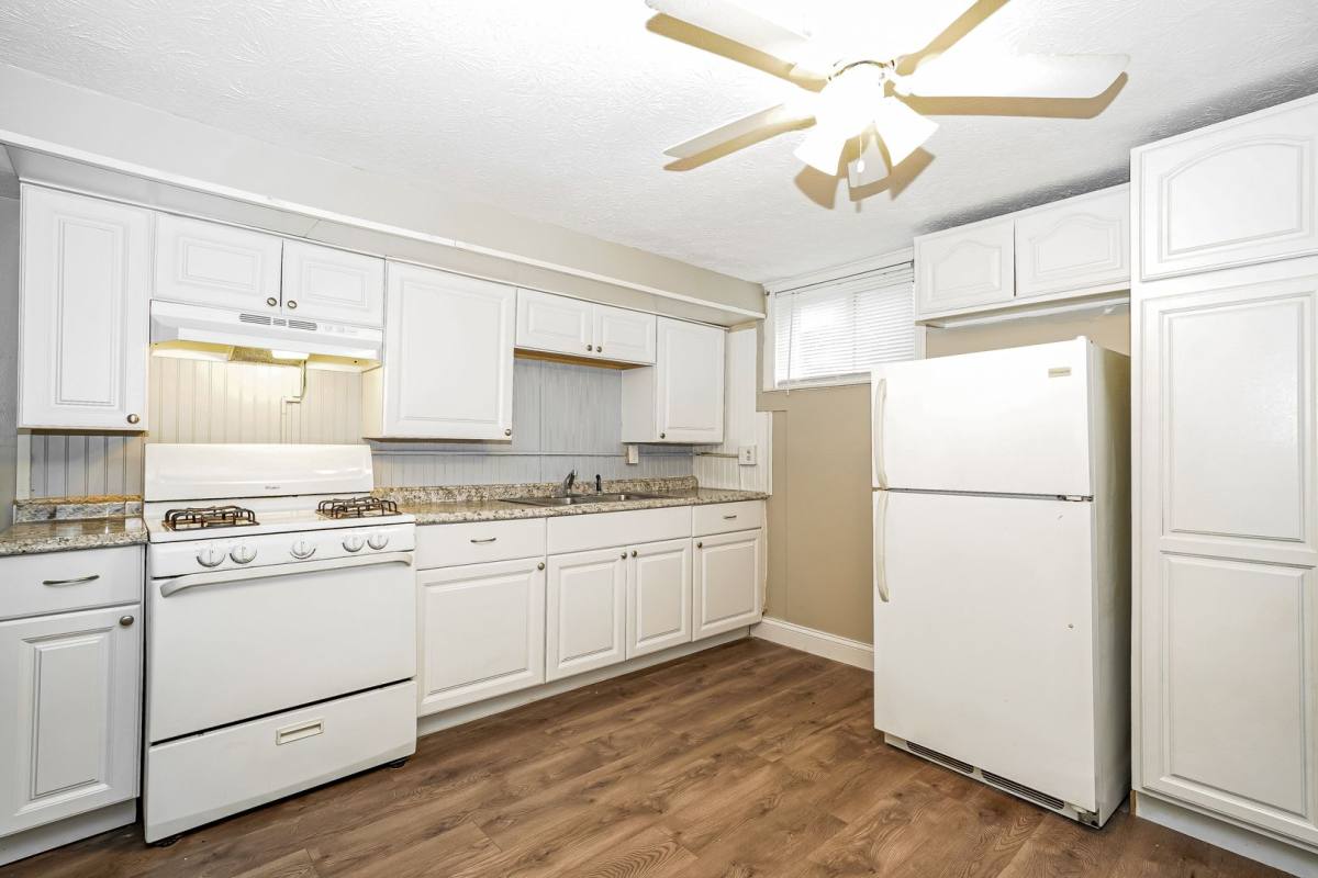 Apartment for rent at 2654-2656 Avalon Place, Columbus, OH 43219