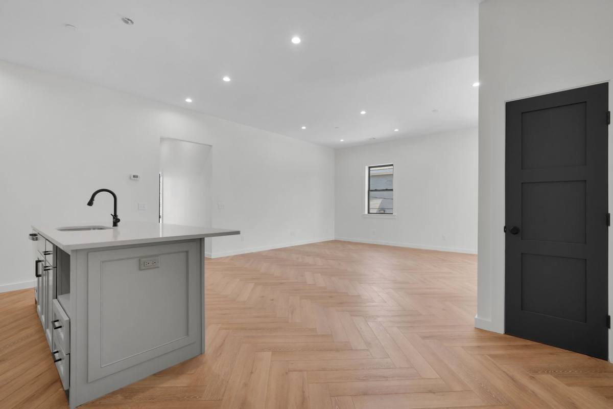 Apartment for rent at 2018 Habersham St, Savannah, GA 31401