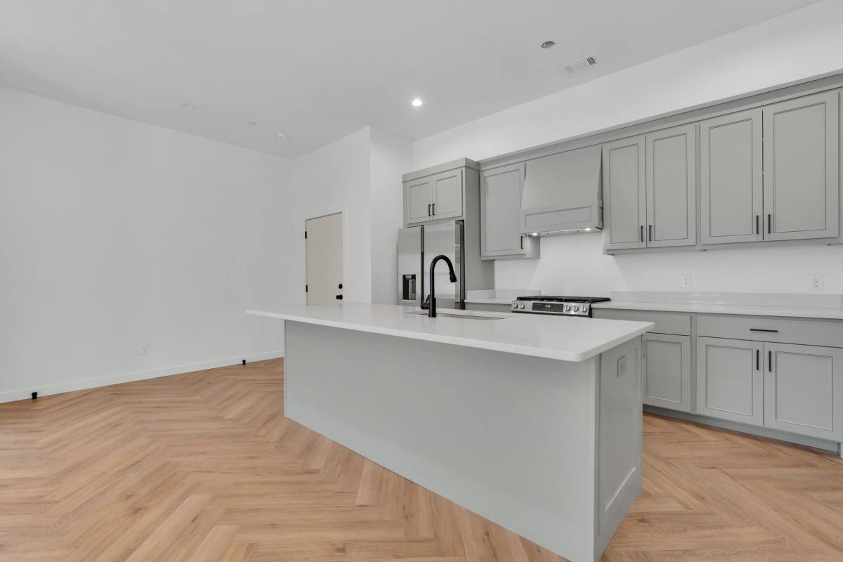 Apartment for rent at 2018 Habersham St, Savannah, GA 31401