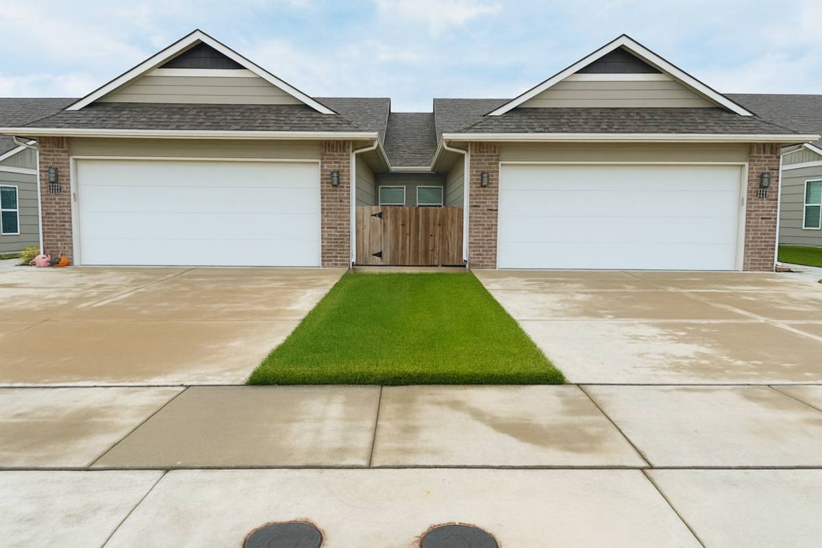 Apartment for rent at 12123 25 W Cora St, Wichita, KS 67205