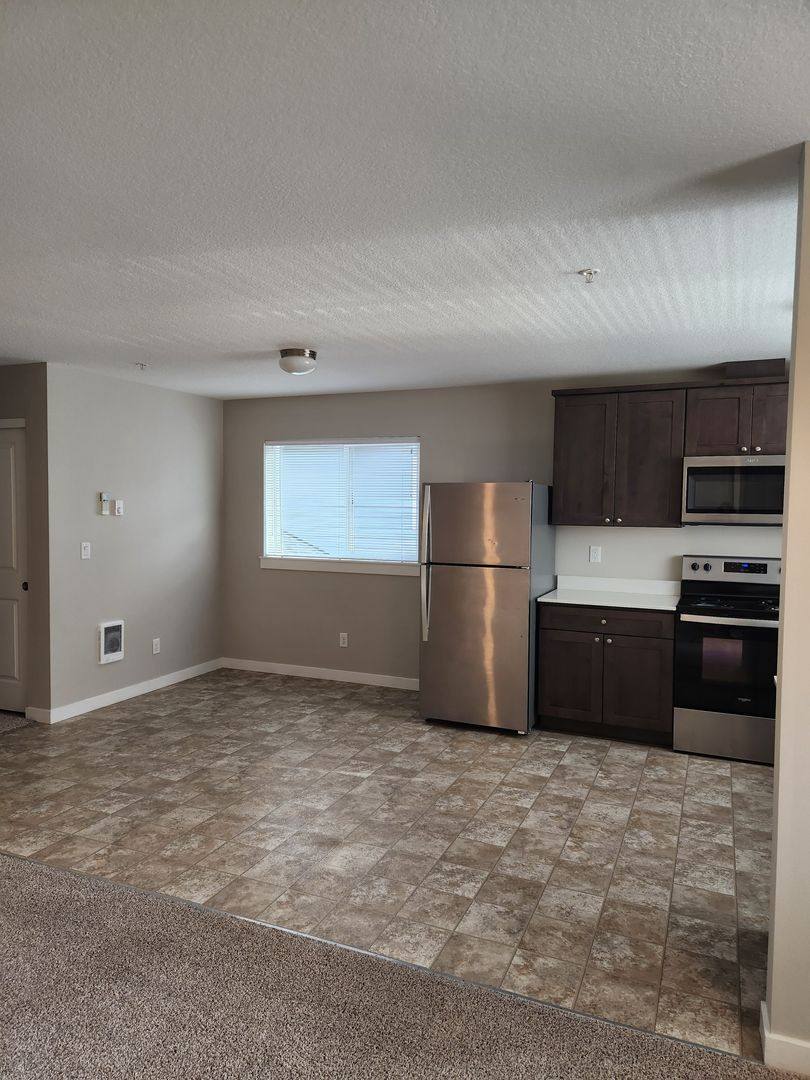 Apartment for rent at 751-757 Plymouth Dr, Salem, OR 97303