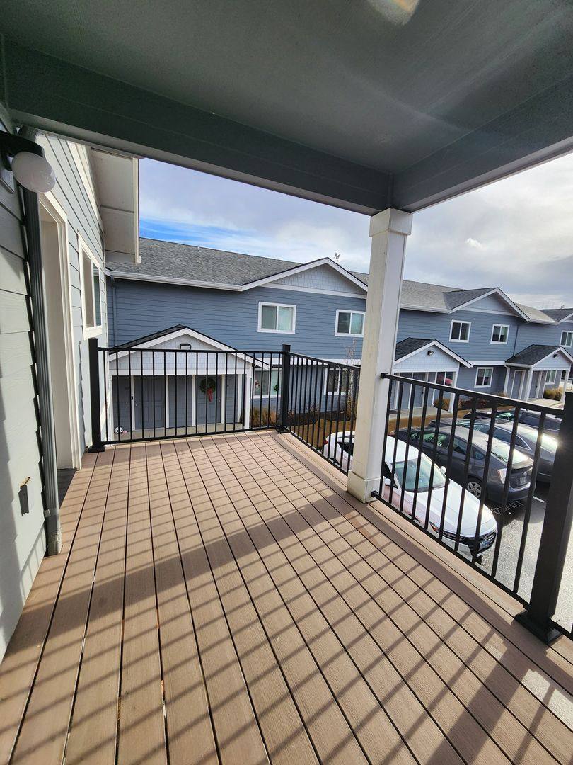 Apartment for rent at 751-757 Plymouth Dr, Salem, OR 97303