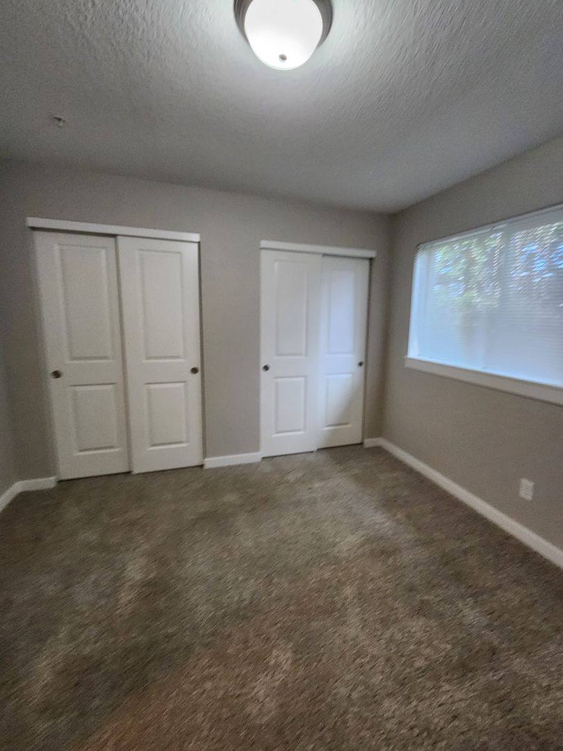Apartment for rent at 751-757 Plymouth Dr, Salem, OR 97303