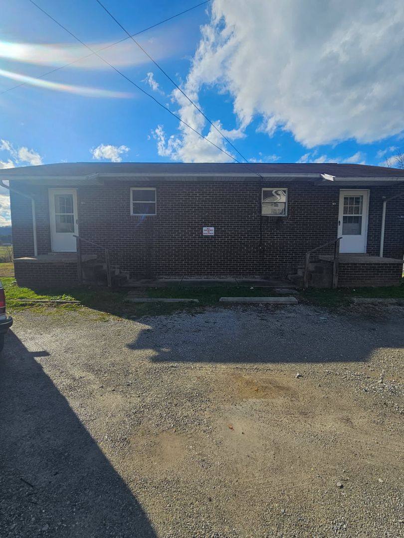 Apartment for rent at 11638 Staunton Turnpike, Walker, WV 26180