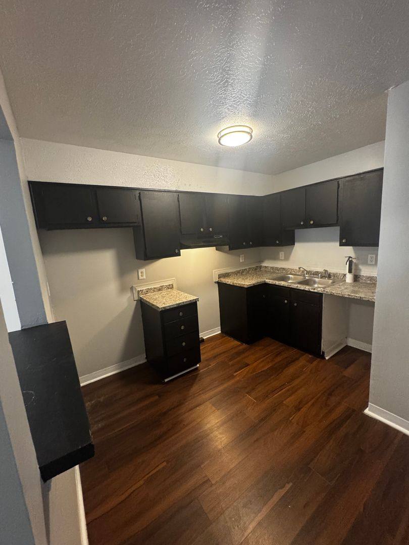 Apartment for rent at 2821 Greenwood Ave, Louisville, KY 40211